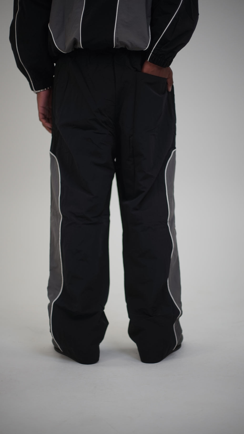 Track pants logo, men & women - Black and grey