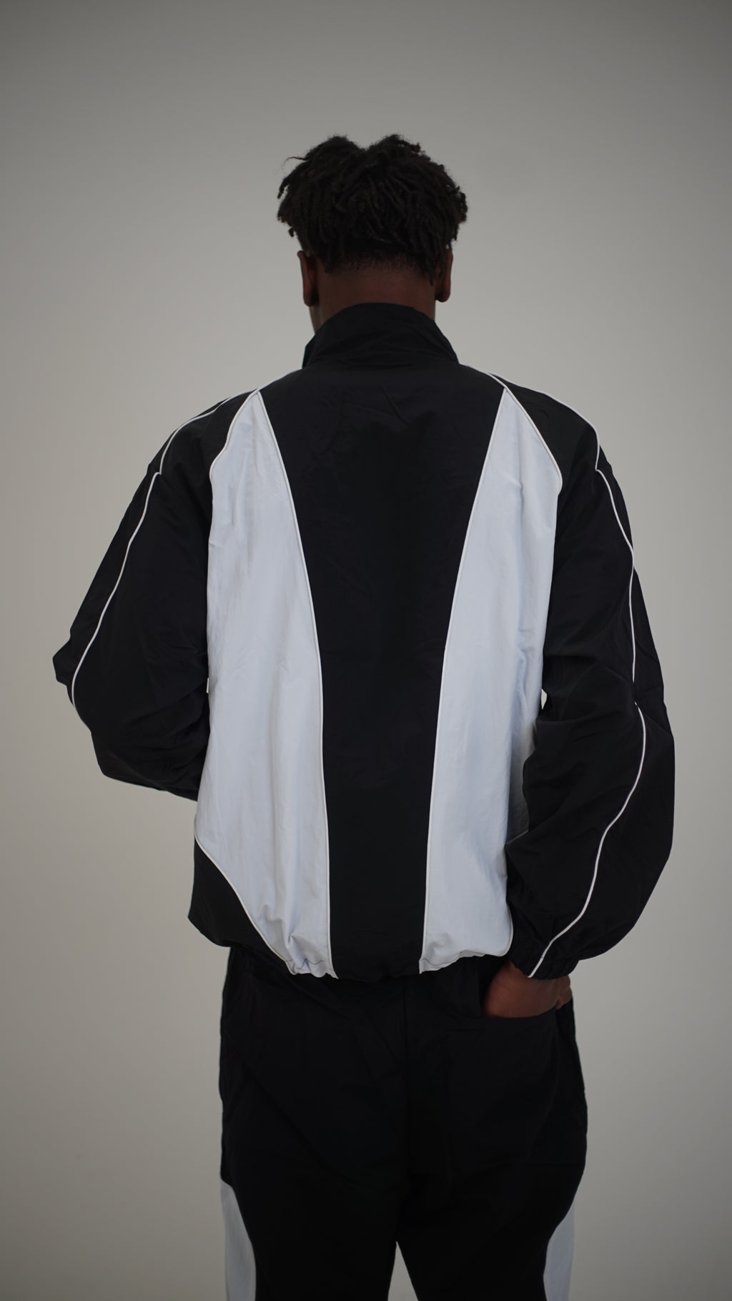 Windbreaker logo, men & women - Black and white